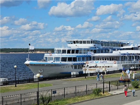 Удлинение пассажирской причальной стенки на 390 пог. м, строительство многофункционального центра вдоль нее и обслуживающей их котельной на пл. Речников г. Чебоксары, благоустройство пешеходной территории плотины между Чебоксарским заливом и р. Волгой и территории вокруг храма Успения Божией Матери